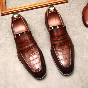 Man Pointed Embossed Formal Shoes