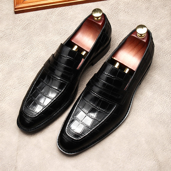 Man Pointed Embossed Formal Shoes