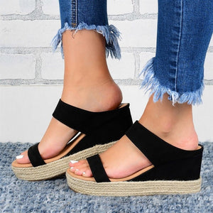 Women Solid Thick Bottom Flat Sandals